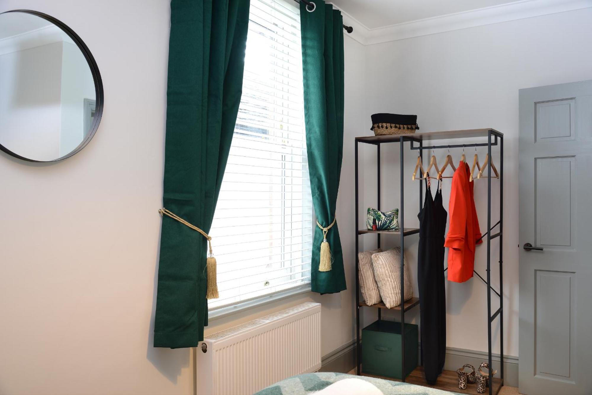 The Old Brewery Boardroom - Winchester City Centre - Unique Property - Free Parking - Sleeps 6 - By Xplus Stays Εξωτερικό φωτογραφία
