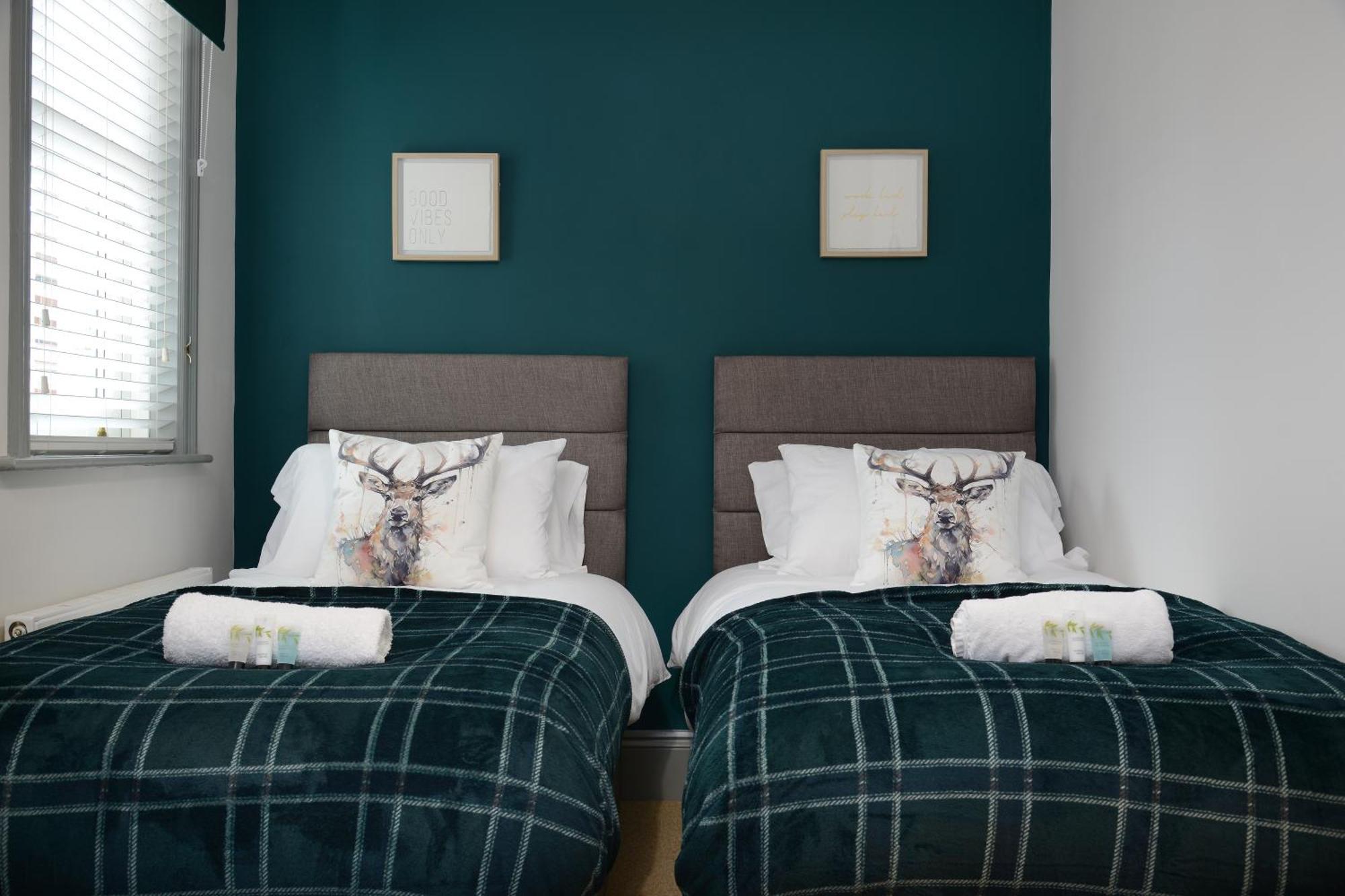 The Old Brewery Boardroom - Winchester City Centre - Unique Property - Free Parking - Sleeps 6 - By Xplus Stays Εξωτερικό φωτογραφία