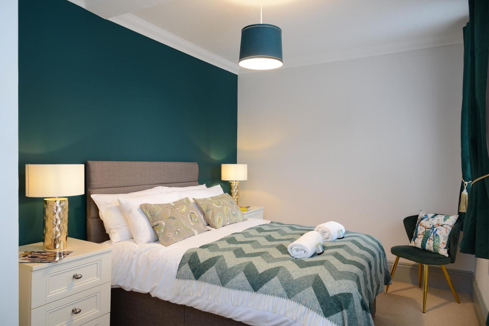 The Old Brewery Boardroom - Winchester City Centre - Unique Property - Free Parking - Sleeps 6 - By Xplus Stays Εξωτερικό φωτογραφία
